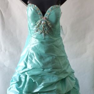 Mint color size 14 nwt